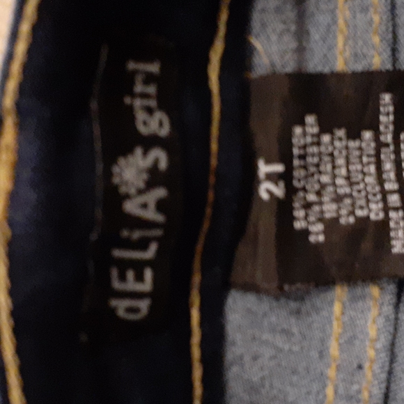 deliA's Jean's with scarve belt, Size 2 Toddler, never worn - Picture 4 of 4